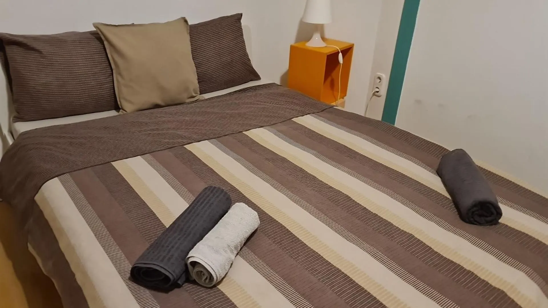 Peace Apartment Near Paliament Βουδαπέστη Δωμάτια σε οικογενειακή κατοικία